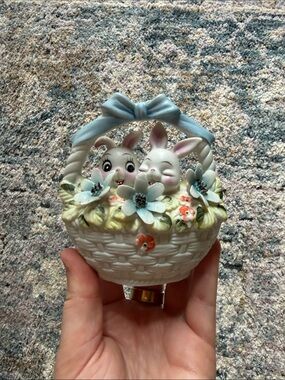 GEORGIAN FINE BONE CHINA BASKET OF BUNNIES & FLOWERS BUNNY